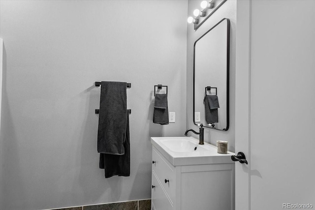 813 E B St, Pueblo, CO 81003 - bathroom with vanity