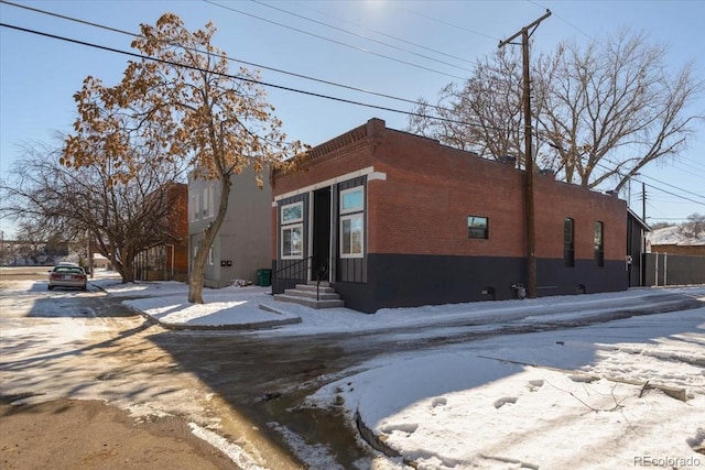 813 E B St, Pueblo, CO 81003 - view of snow covered exterior