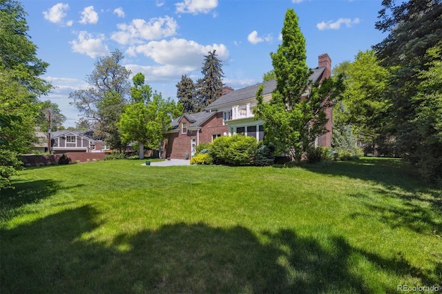 2222 E 7th Avenue Parkway, Denver, CO 80206 - view of grassy yard