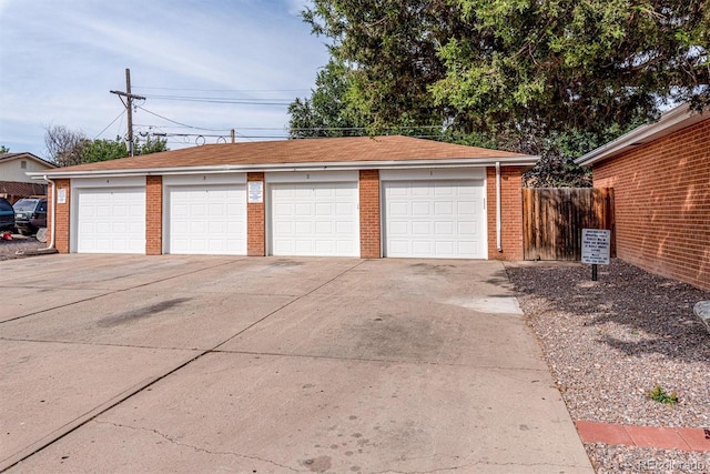 1331 Xanadu St, Aurora, CO 80011 - view of garage