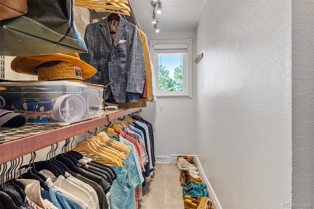 view of spacious closet