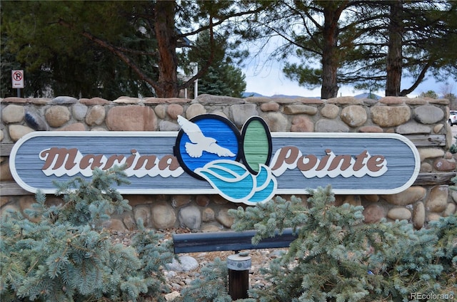 view of community / neighborhood sign