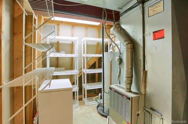6112 Alkire Ct, Arvada, CO 80004 - utility room featuring water heater