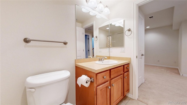 full bath featuring baseboards, visible vents, vanity, and toilet