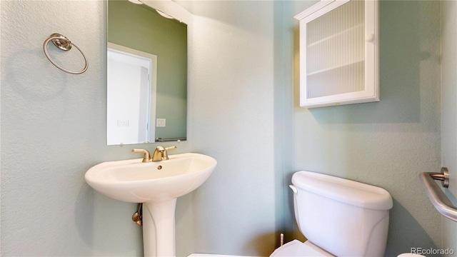 2238 Calais Dr Unit B, Longmont, CO 80504 - bathroom with a sink and toilet