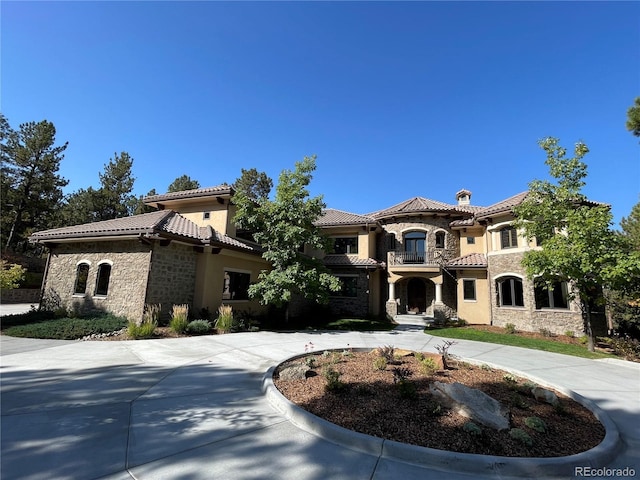 view of mediterranean / spanish-style home