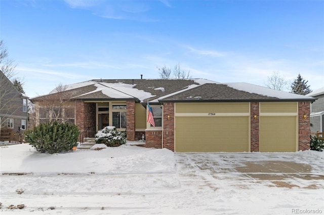 view of front facade with a garage