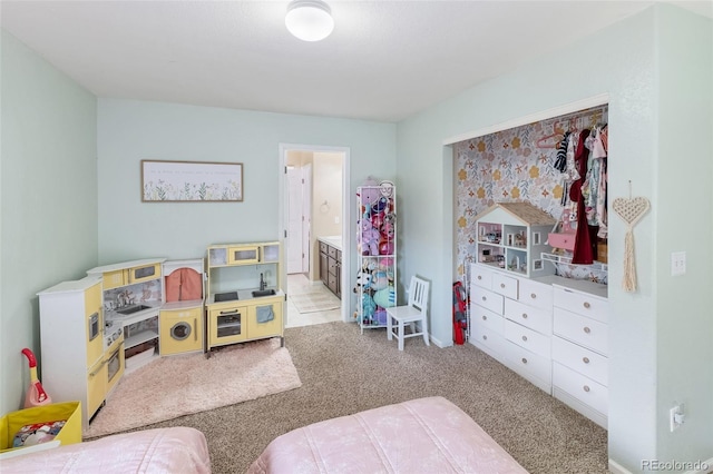 recreation room with carpet floors