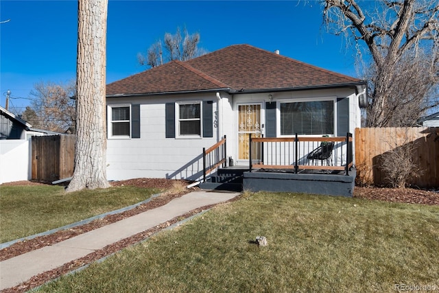 view of front of house with a front lawn