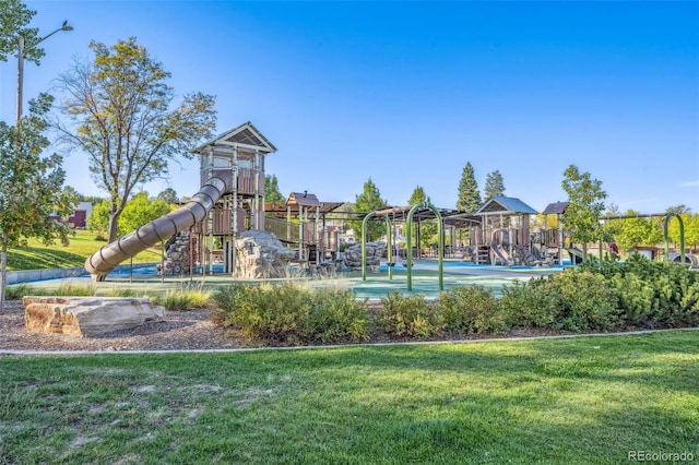 5320 W 62nd Ave, Arvada, CO 80003 - community play area featuring a lawn