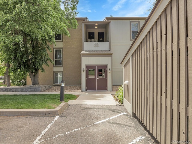 7318 S Xenia Cir Unit B, Centennial, CO 80112 - view of building exterior with uncovered parking