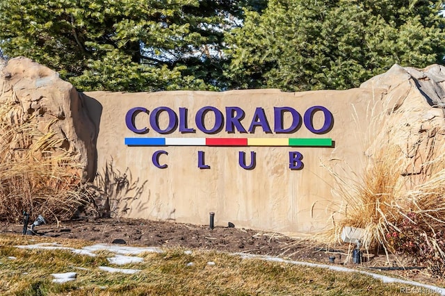 view of community / neighborhood sign