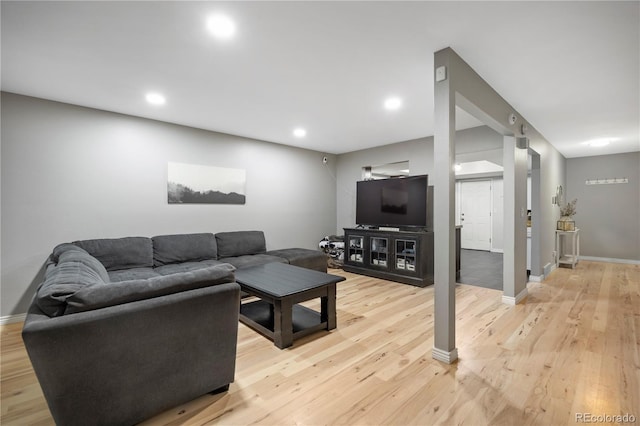 4028 S Atchison Way, Aurora, CO 80014 - living room featuring light wood-style flooring and recessed lighting
