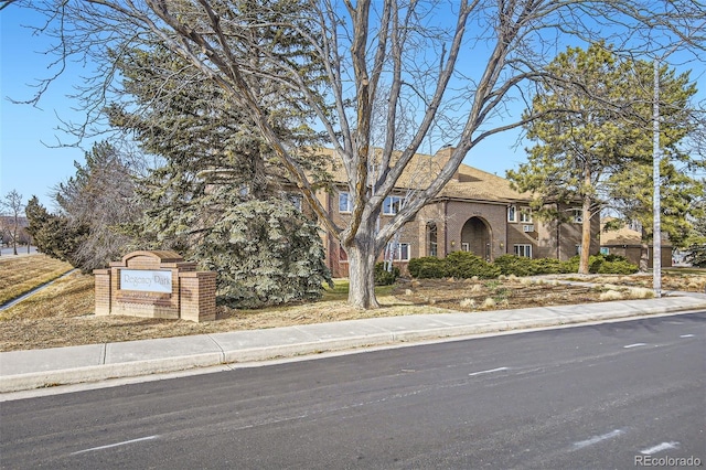 view of front of property