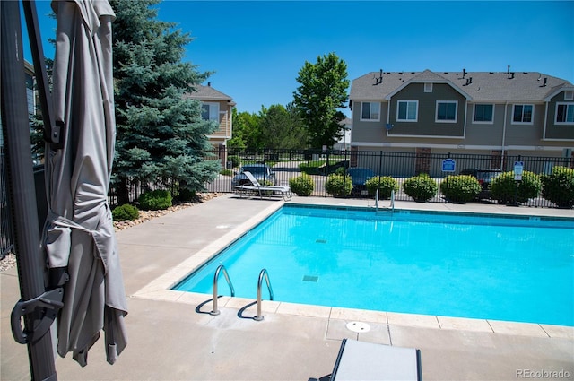 16180 E Geddes Ln Unit 14, Aurora, CO 80016 - community pool with a patio