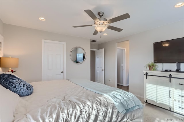 bedroom with ceiling fan