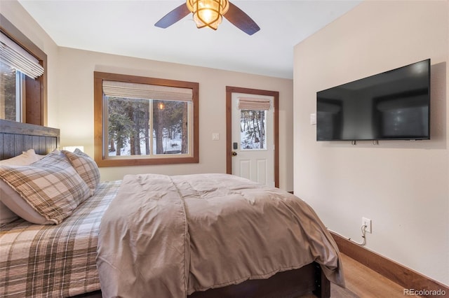 bedroom featuring ceiling fan