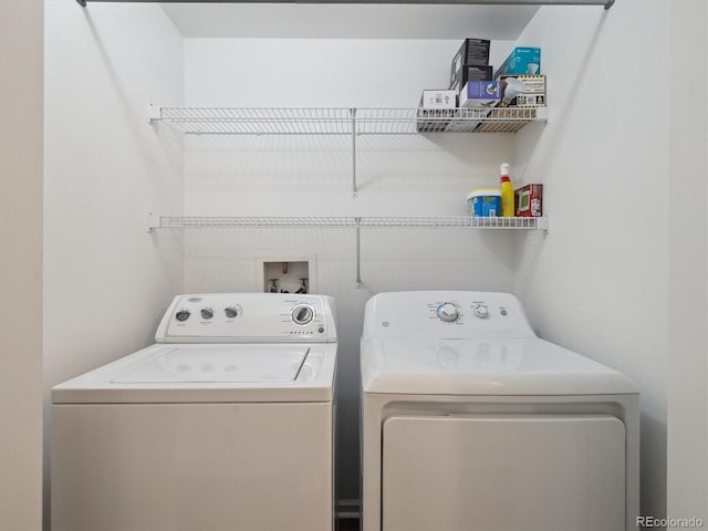 3855 Canyon Ranch Rd Unit 104, Highlands Ranch, CO 80126 - laundry area featuring washer and clothes dryer