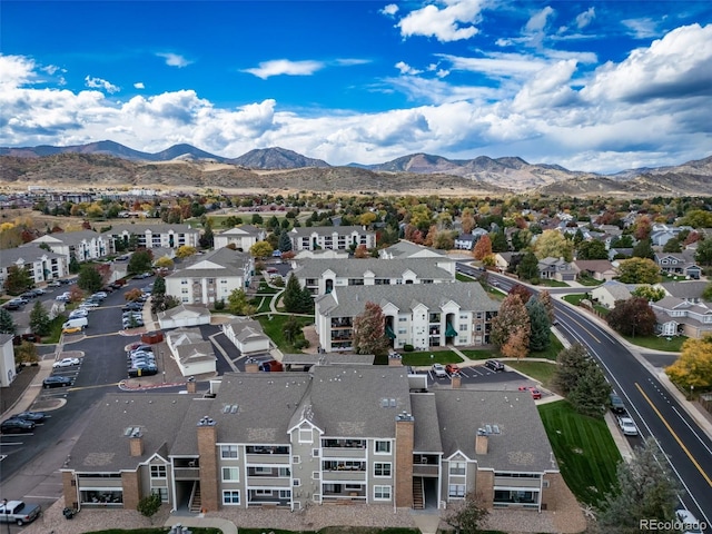 bird's eye view with a mountain view