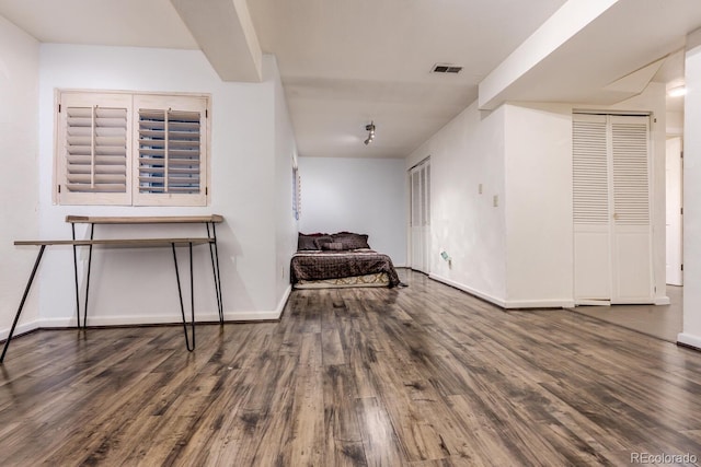 4356 S Blackhawk Way, Aurora, CO 80015 - sitting room with wood finished floors and baseboards