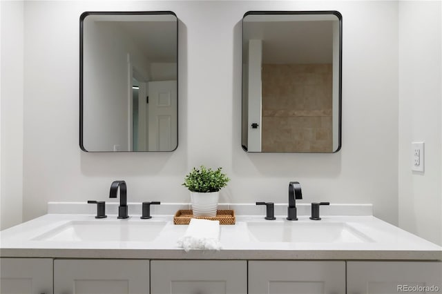 6581 E Heritage Pl, Englewood, CO 80111 - full bathroom with double vanity