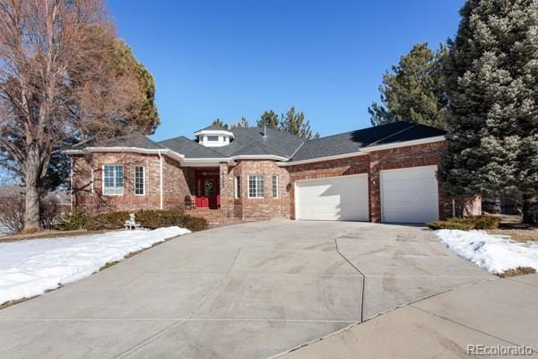 view of front facade with a garage