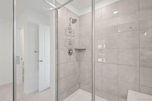 8372 Bijou Creek Ave, Littleton, CO 80125 - full bathroom with a shower stall