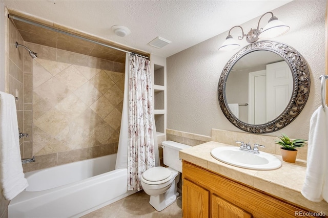 3889 S Fraser St, Aurora, CO 80014 - bathroom featuring shower / bathtub combination with curtain, toilet, vanity, a textured ceiling, and a textured wall