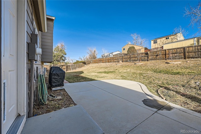 view of yard with a patio area