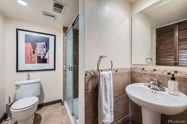 4878 W 98th Ave, Westminster, CO 80031 - full bath with a stall shower and tile patterned floors