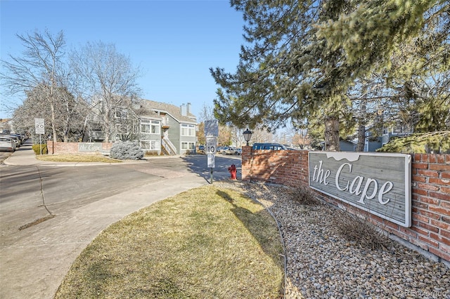 view of community / neighborhood sign