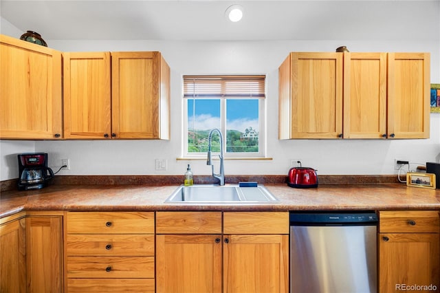 10 Taos Pl, Manitou Springs, CO 80829 - kitchen featuring dishwasher and dark countertops