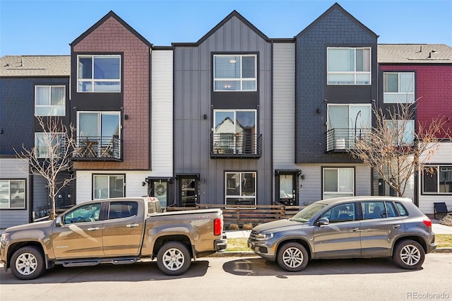1064 Depew St, Lakewood, CO 80214 - view of front of home featuring board and batten siding