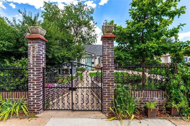 1946 Xenia St, Denver, CO 80220 - view of gate