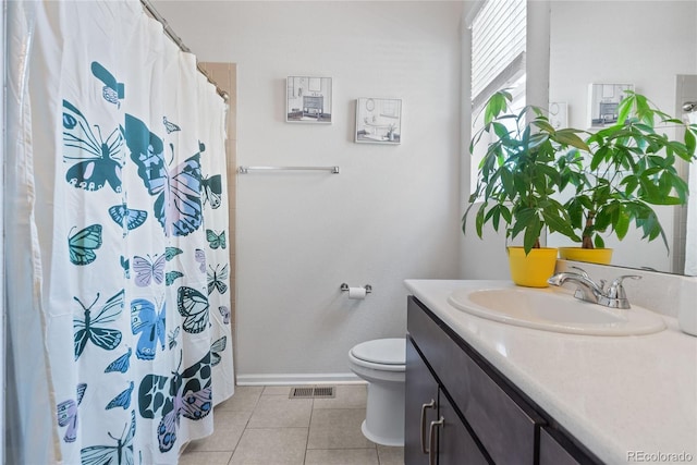 full bathroom featuring toilet, baseboards, vanity, tile patterned flooring, and a shower with curtain