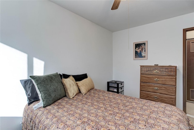 bedroom featuring ceiling fan