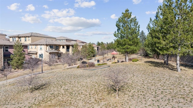 view of yard with a residential view