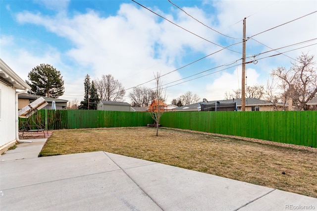 view of yard featuring a patio