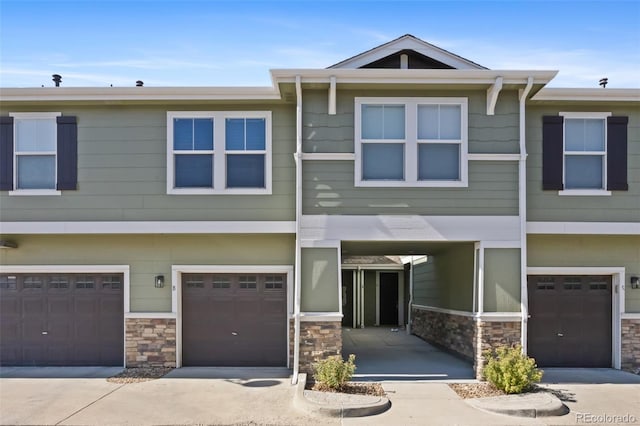 view of front of house with a garage