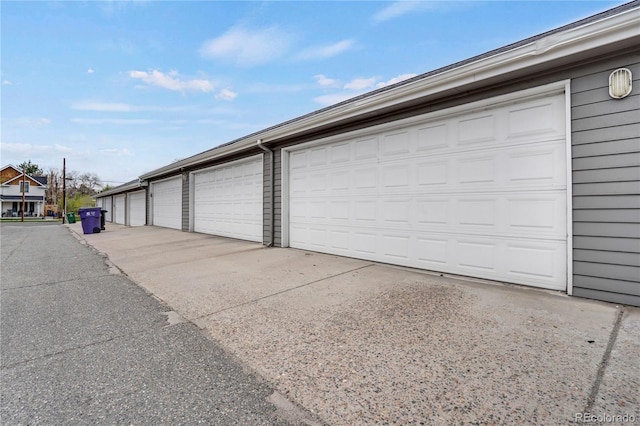 232 W 5th Ave, Denver, CO 80204 - garage with driveway