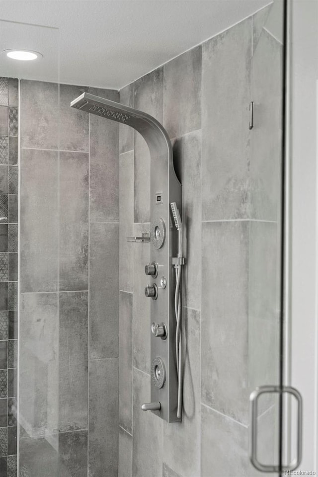 7119 S Riviera St, Aurora, CO 80016 - bathroom with a shower stall