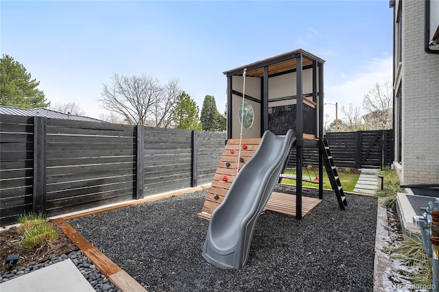 1001 S Adams St, Denver, CO 80209 - view of play area featuring a fenced backyard