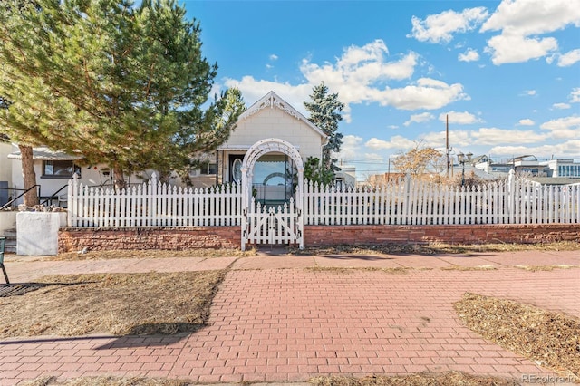 view of front of property