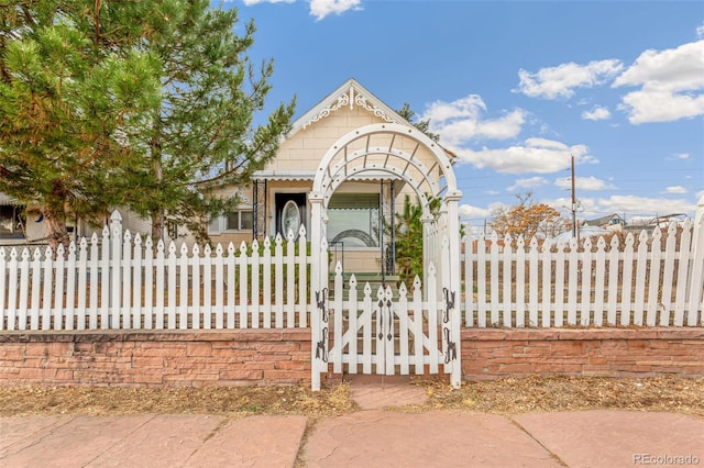 view of front of house