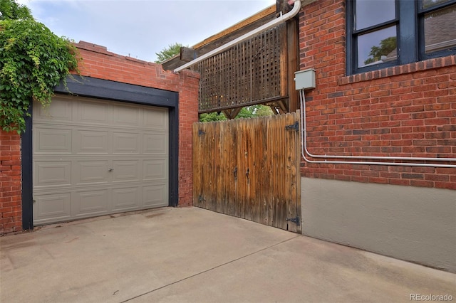 3237 N Josephine St, Denver, CO 80205 - garage featuring concrete driveway