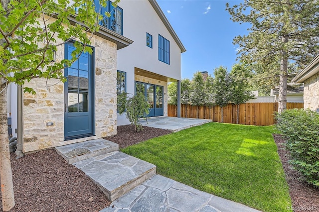 2365 S Clayton St, Denver, CO 80210 - view of yard with a patio area