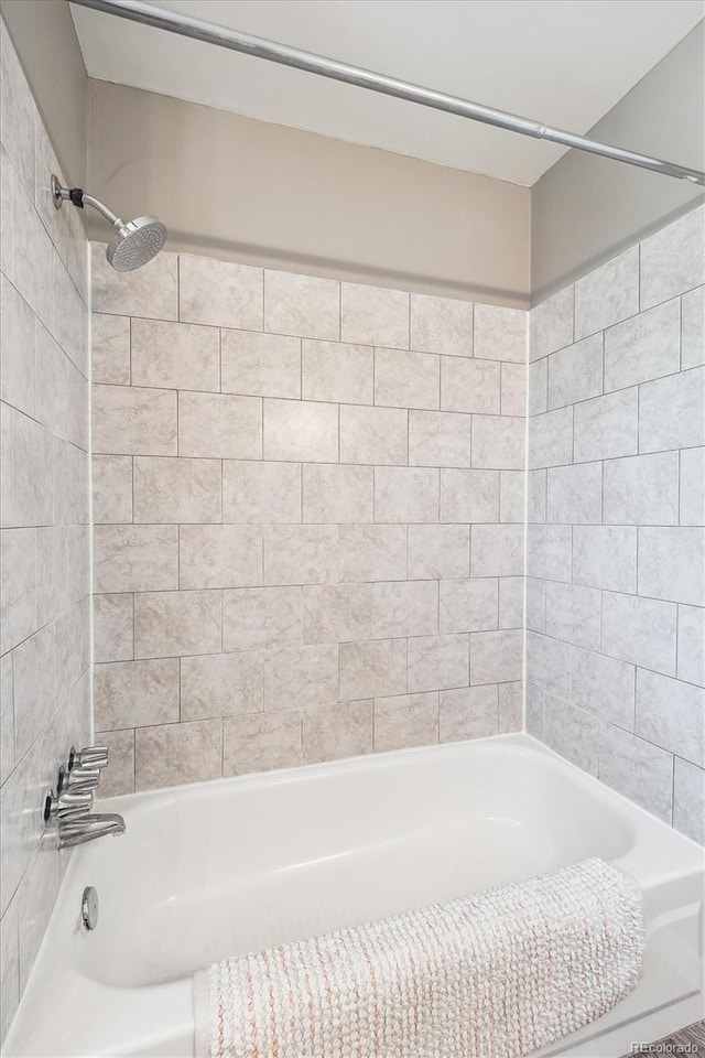 bathroom featuring shower / bathing tub combination
