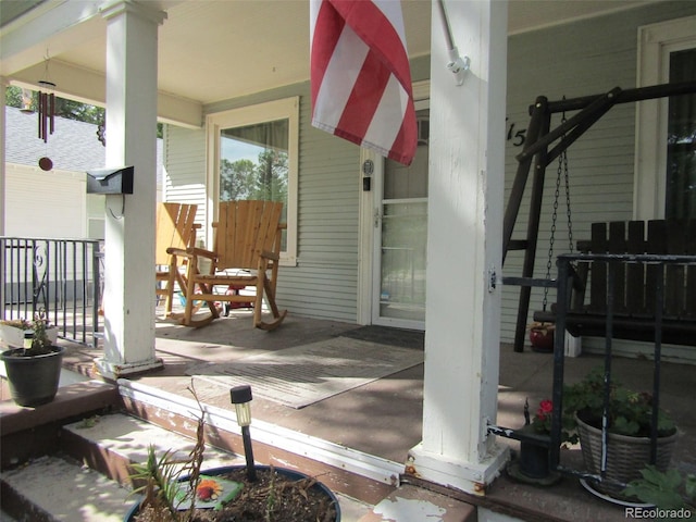 view of patio / terrace with covered porch