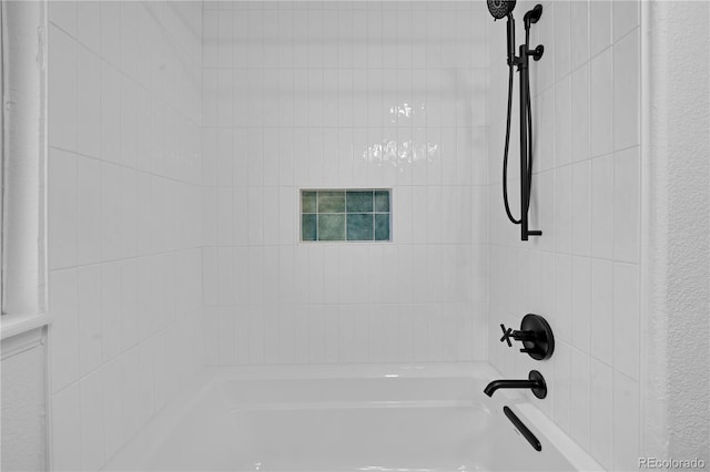 5730 E 19th Ave, Denver, CO 80220 - full bath with bathing tub / shower combination