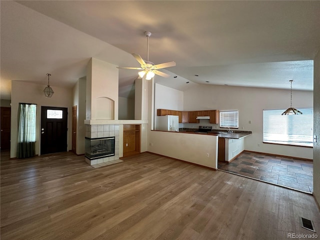 Listing photo 3 for 4835 S Danube Way, Aurora CO 80015